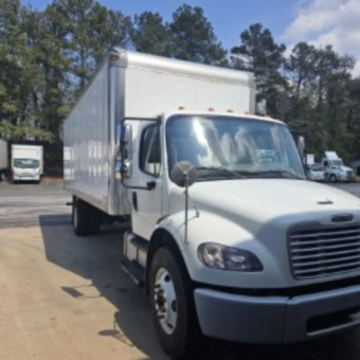 2020 Freightliner M2 106 - image 3