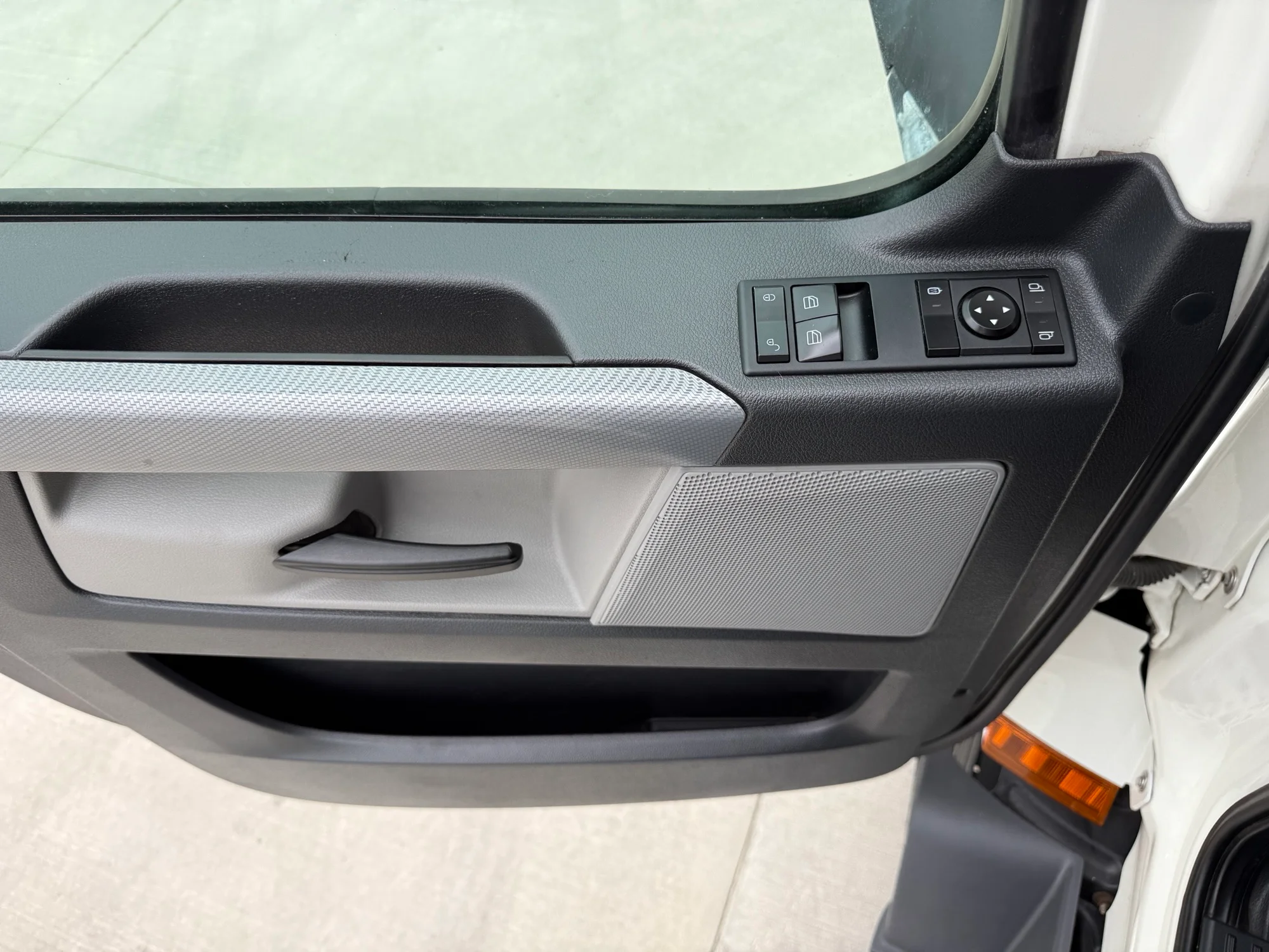 2021 Freightliner Cascadia in Lowell, AR — photo 11