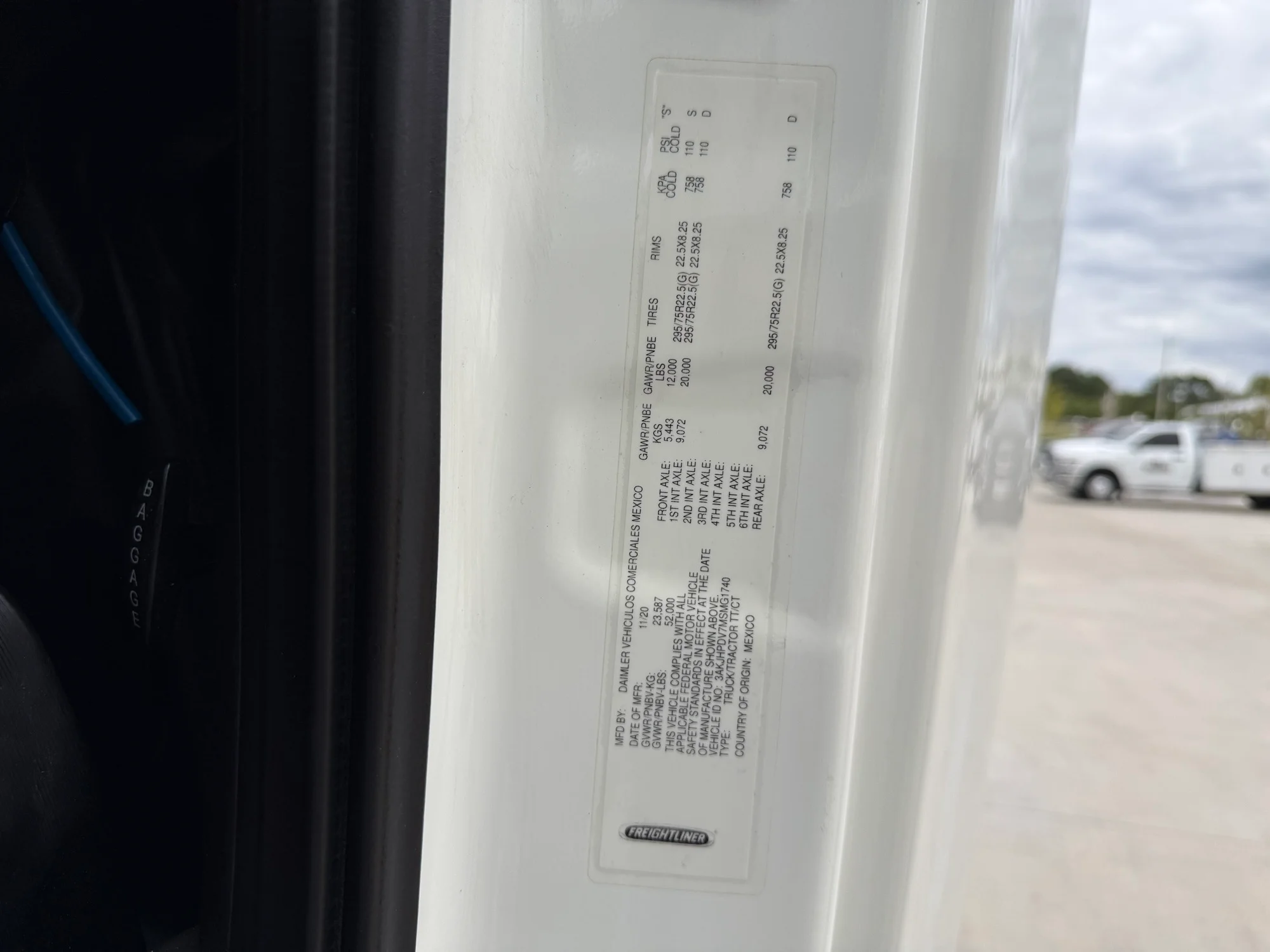 2021 Freightliner Cascadia in Lowell, AR — photo 10
