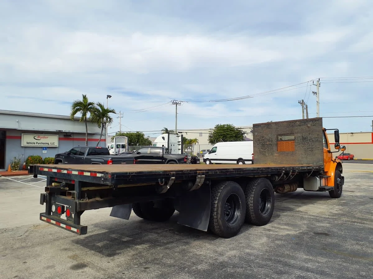 2019 Freightliner M2 106 - image 4