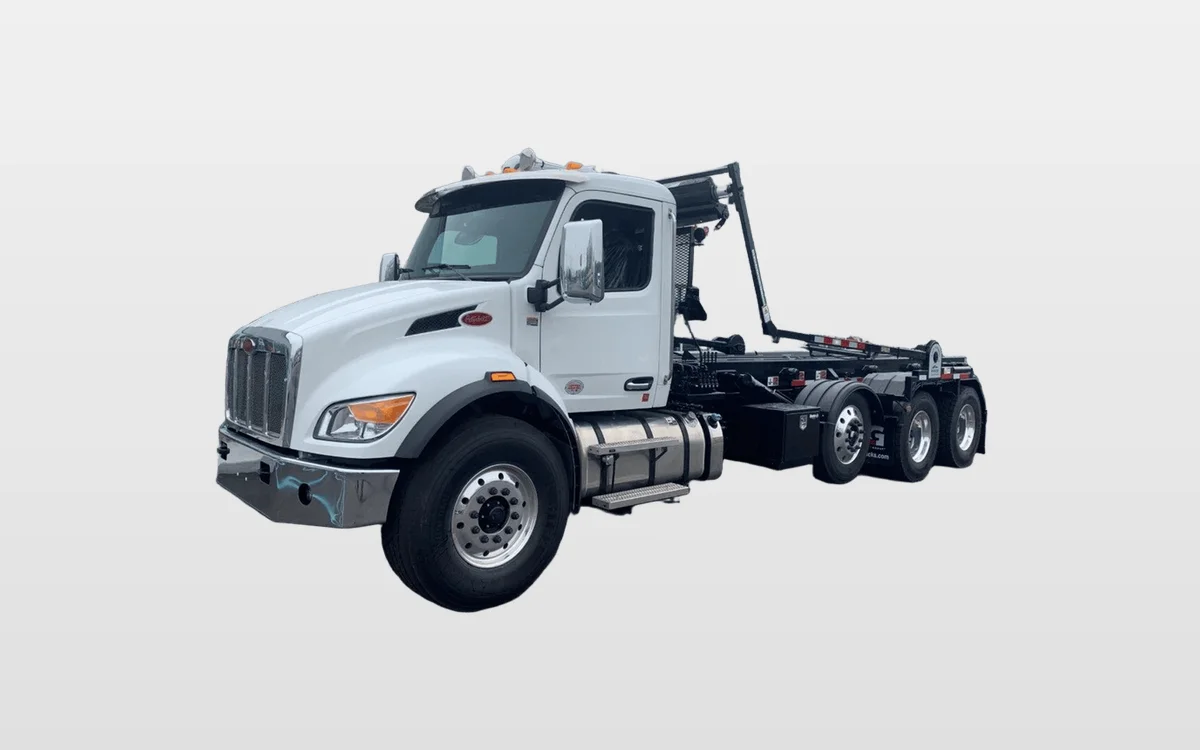 2025 PETERBILT 548 - image 1
