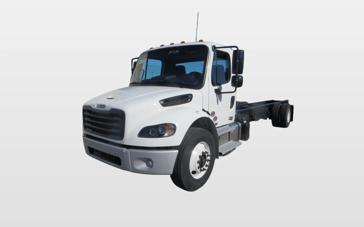 2026 Freightliner M2 106 - image 1