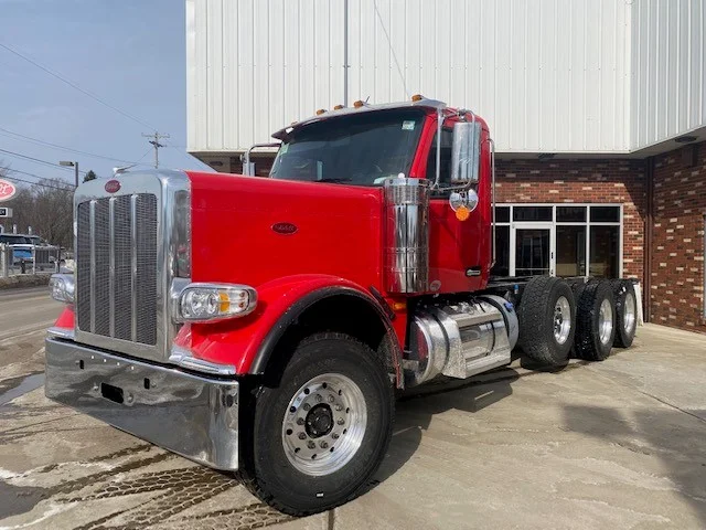 2027 Peterbilt 589 in EAU CLAIRE, PA