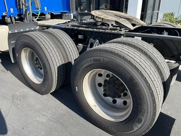 2023 Kenworth T680 in Salt Lake City, UT — photo 7