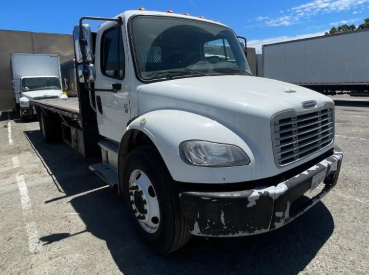 2016 Freightliner M2 106 in Hayward, CA — photo 3