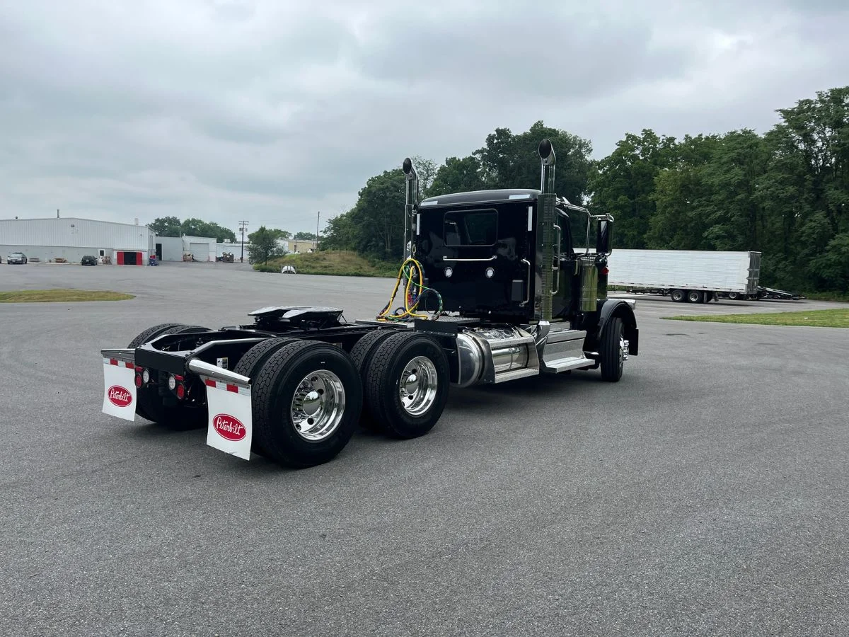 2027 Peterbilt 589 in Hagerstown, MD — photo 9
