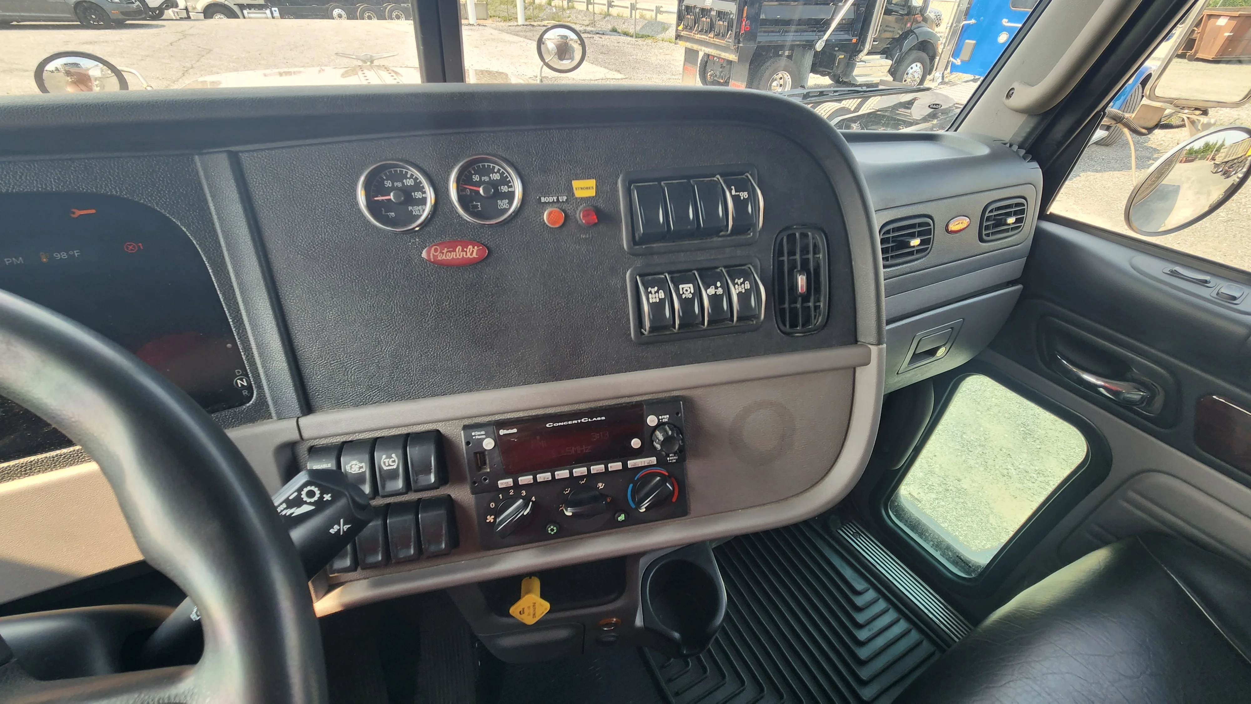 2023 Peterbilt in Lancaster, PA — photo 17