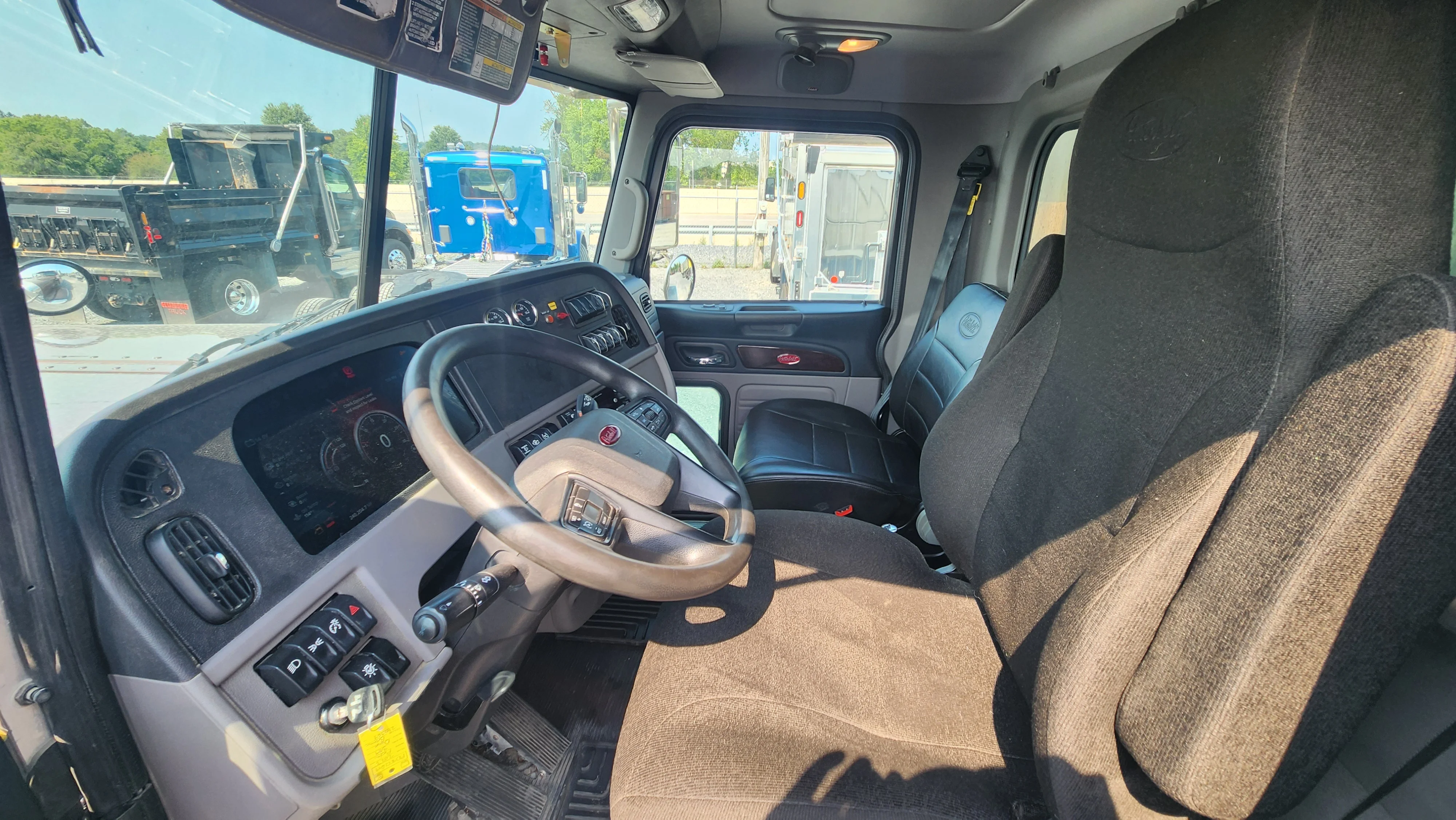 2023 Peterbilt in Lancaster, PA — photo 14