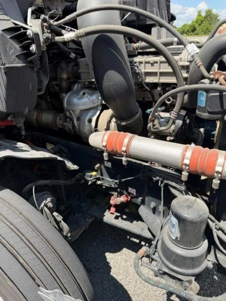 2021 Freightliner Cascadia — photo 5