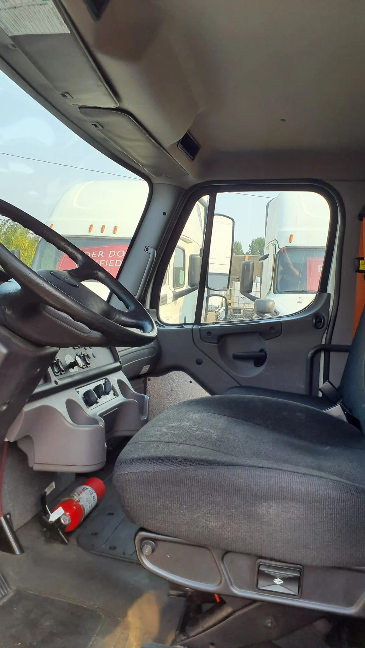 2018 Freightliner M2 106 in Tacoma, WA — photo 7
