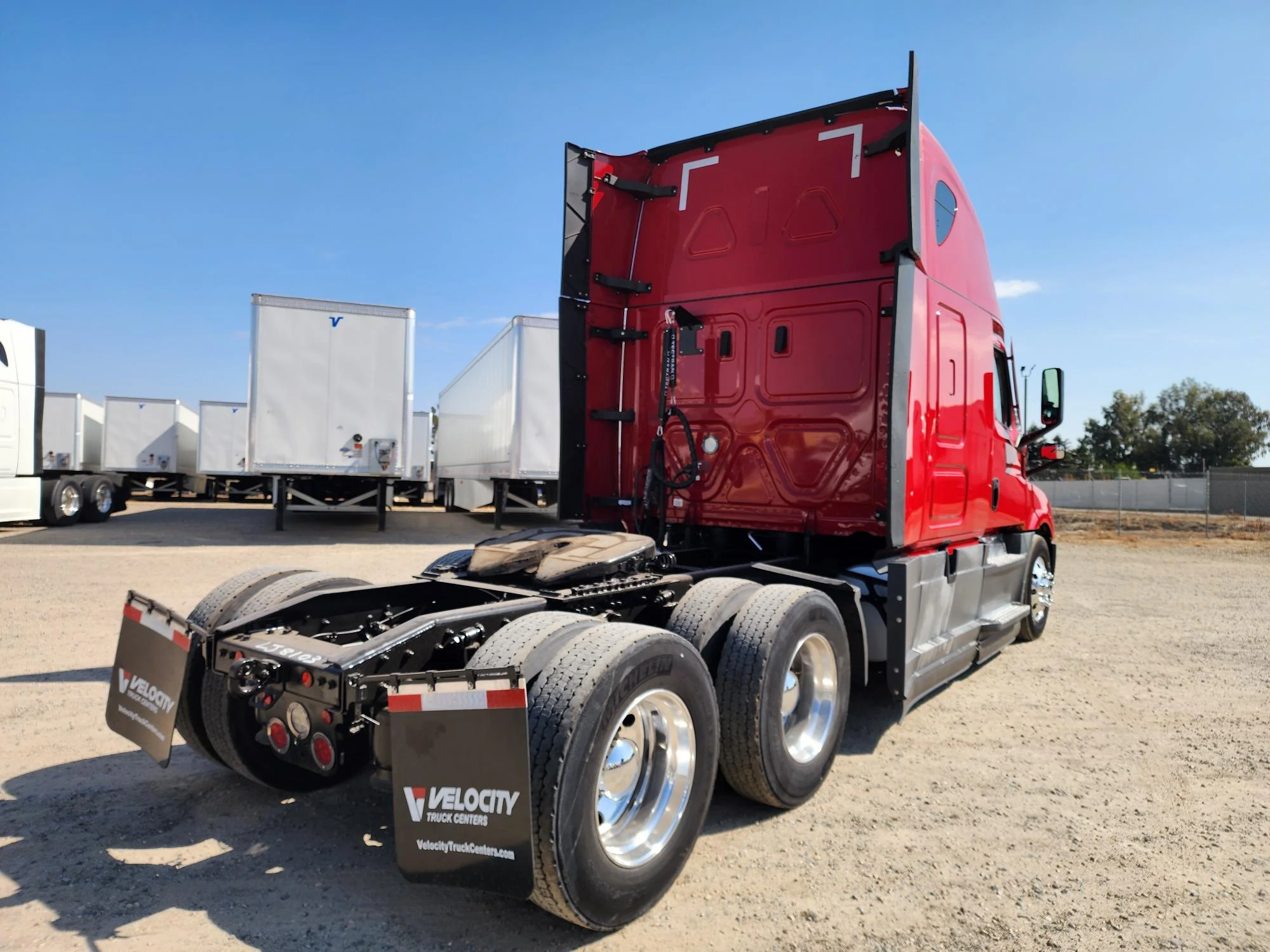 2021 Freightliner Cascadia in Fresno, CA — photo 20