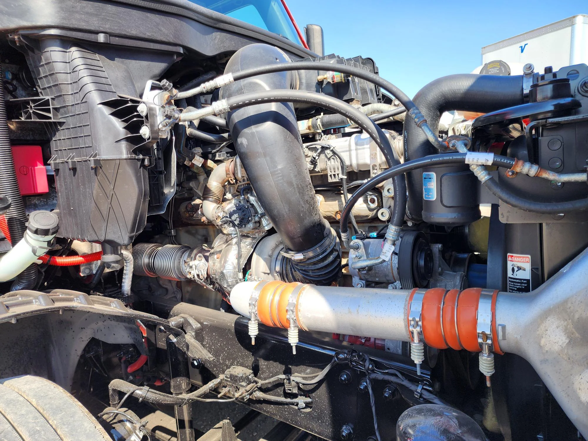 2021 Freightliner Cascadia in Fresno, CA — photo 9