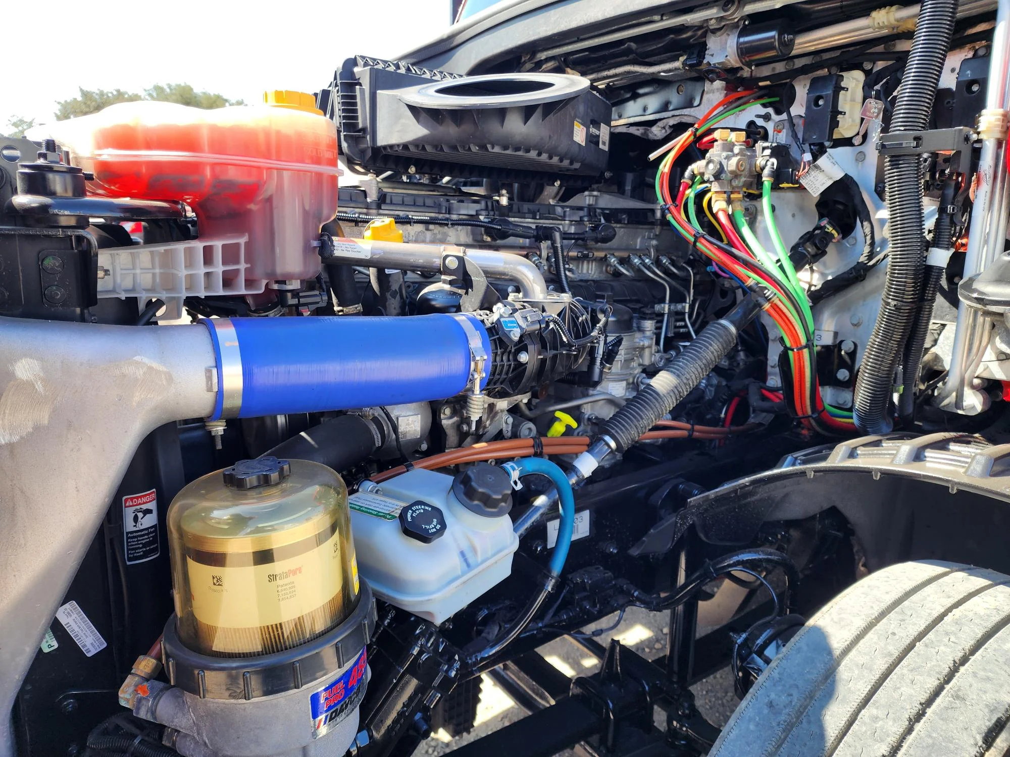 2021 Freightliner Cascadia in Fresno, CA — photo 8
