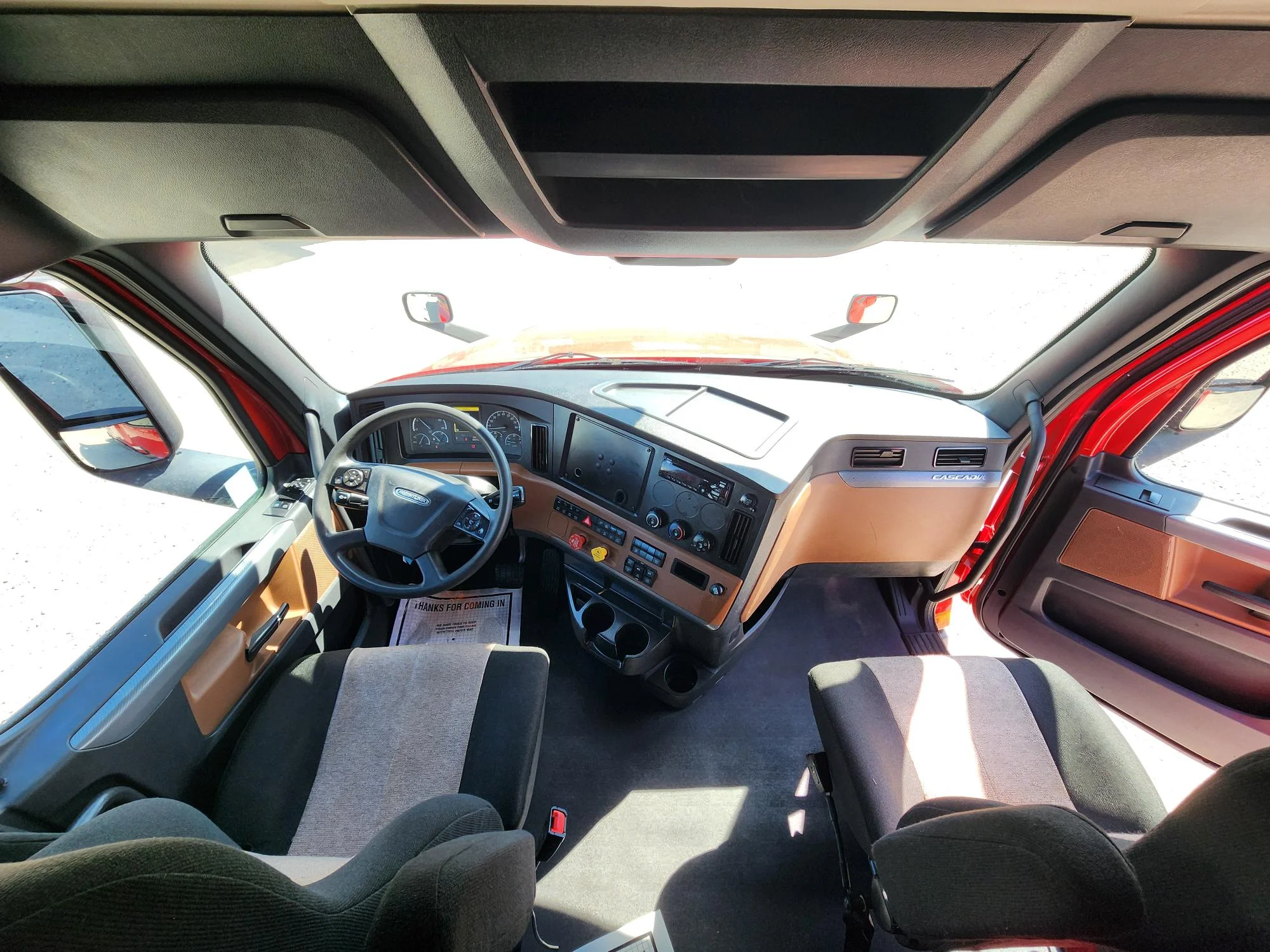2021 Freightliner Cascadia in Fresno, CA — photo 6