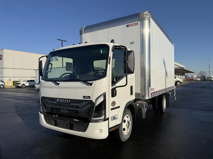 2025 Isuzu NPR - image 2