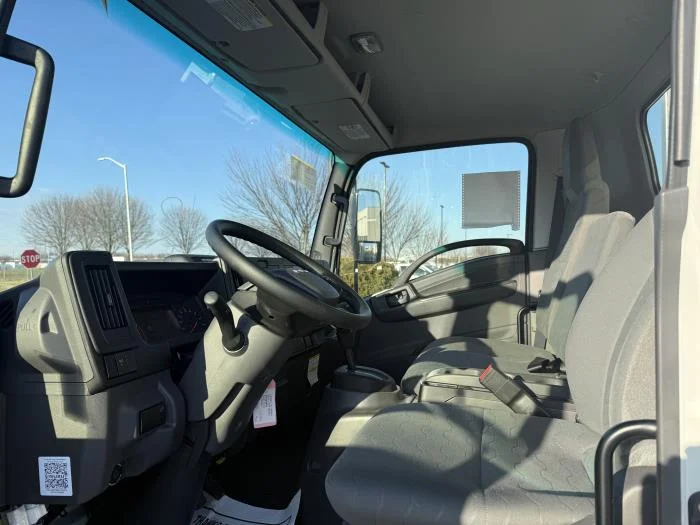 2025 Isuzu NPR - image 29