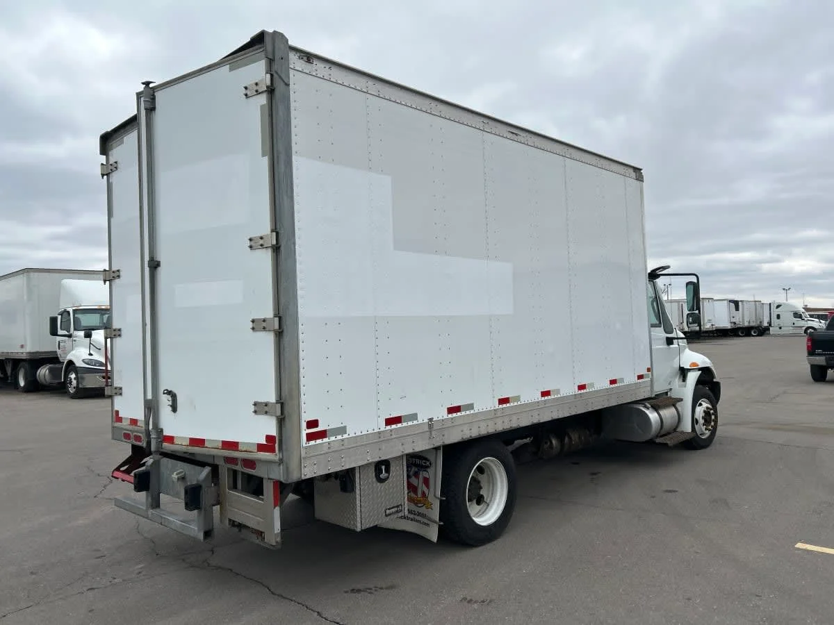 2019 International 4300 - image 4