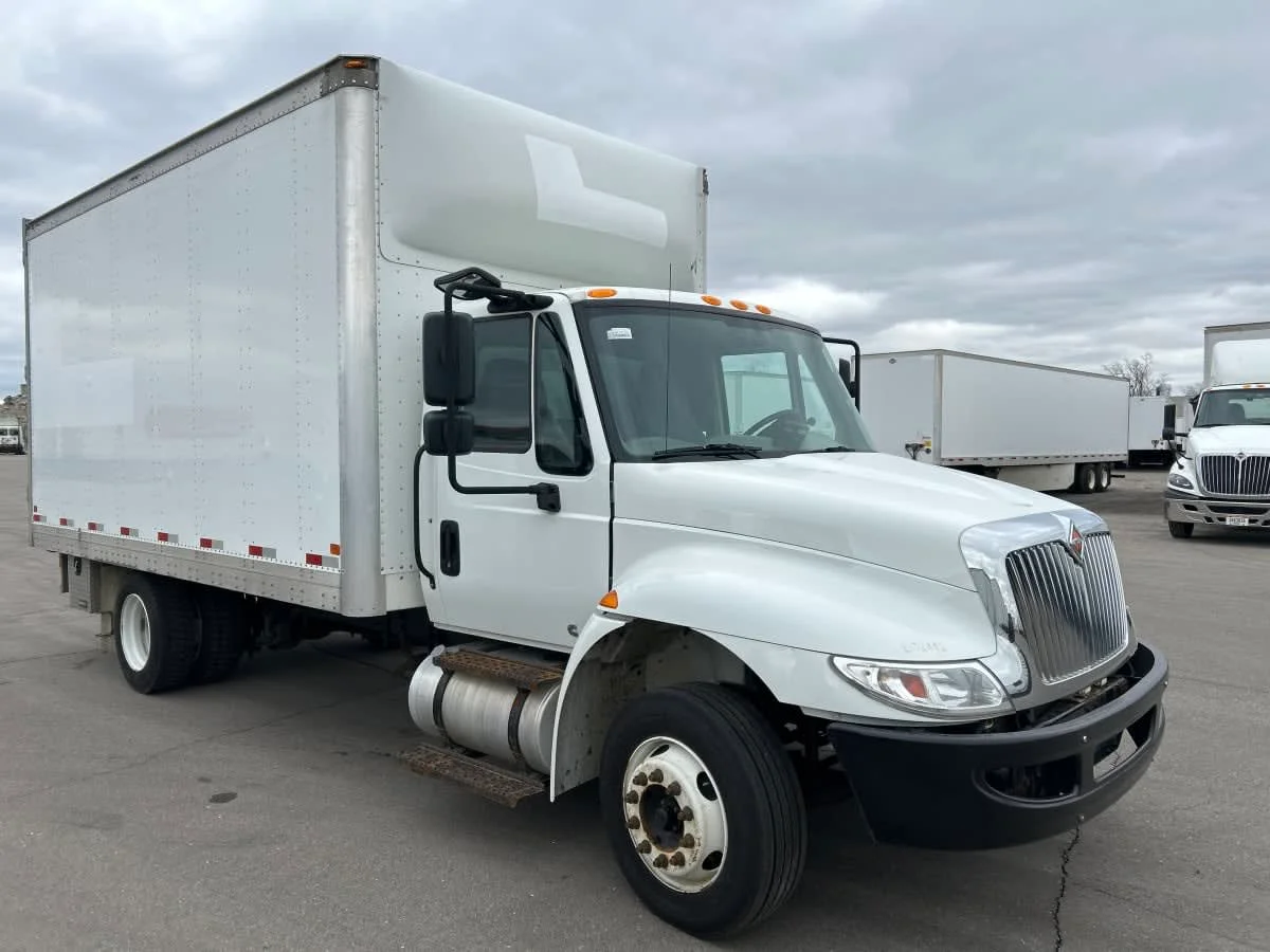 2019 International 4300 - image 3