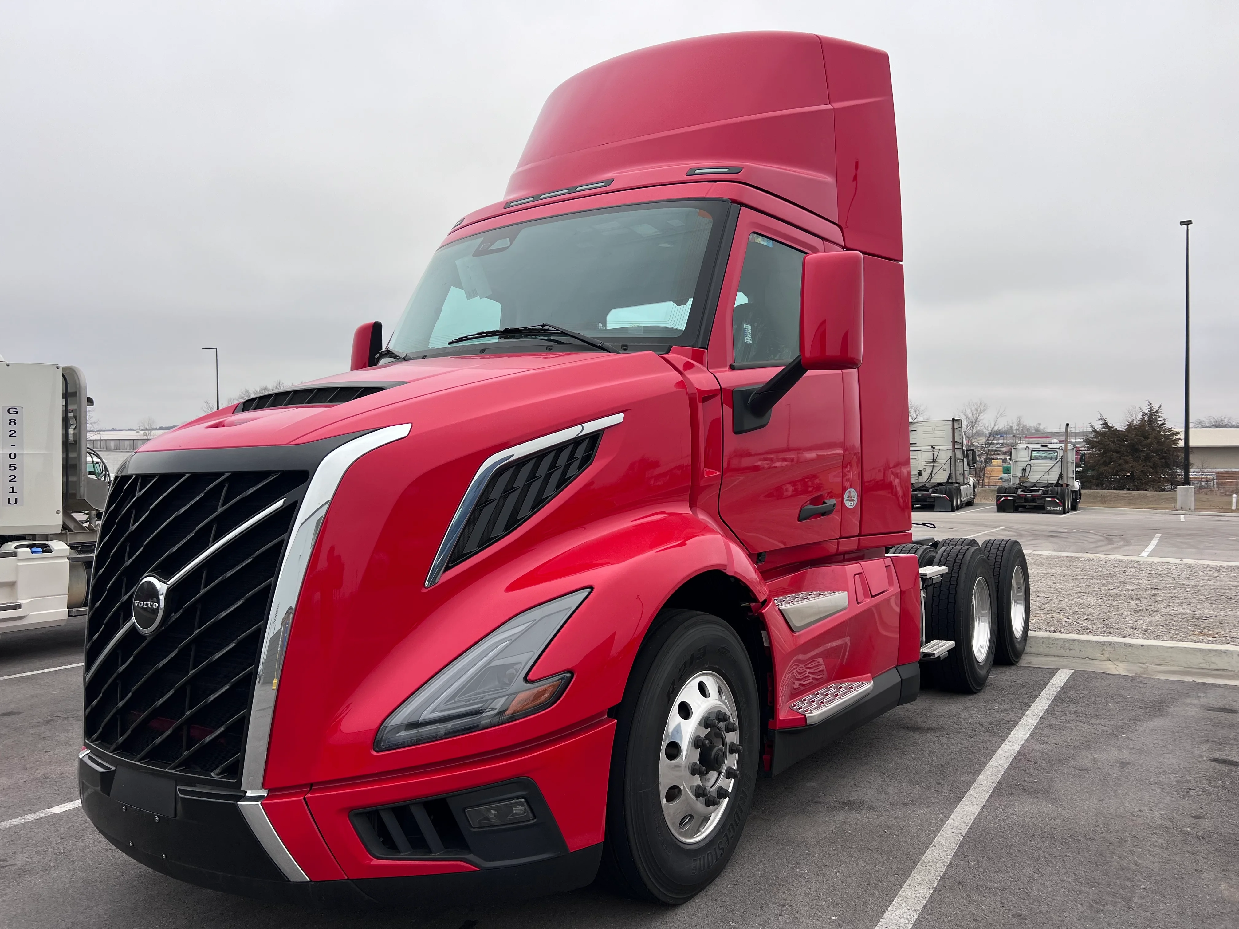 2025 Volvo VNL 300 in Tulsa, OK