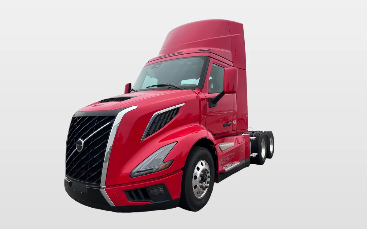 2025 Volvo - image 1