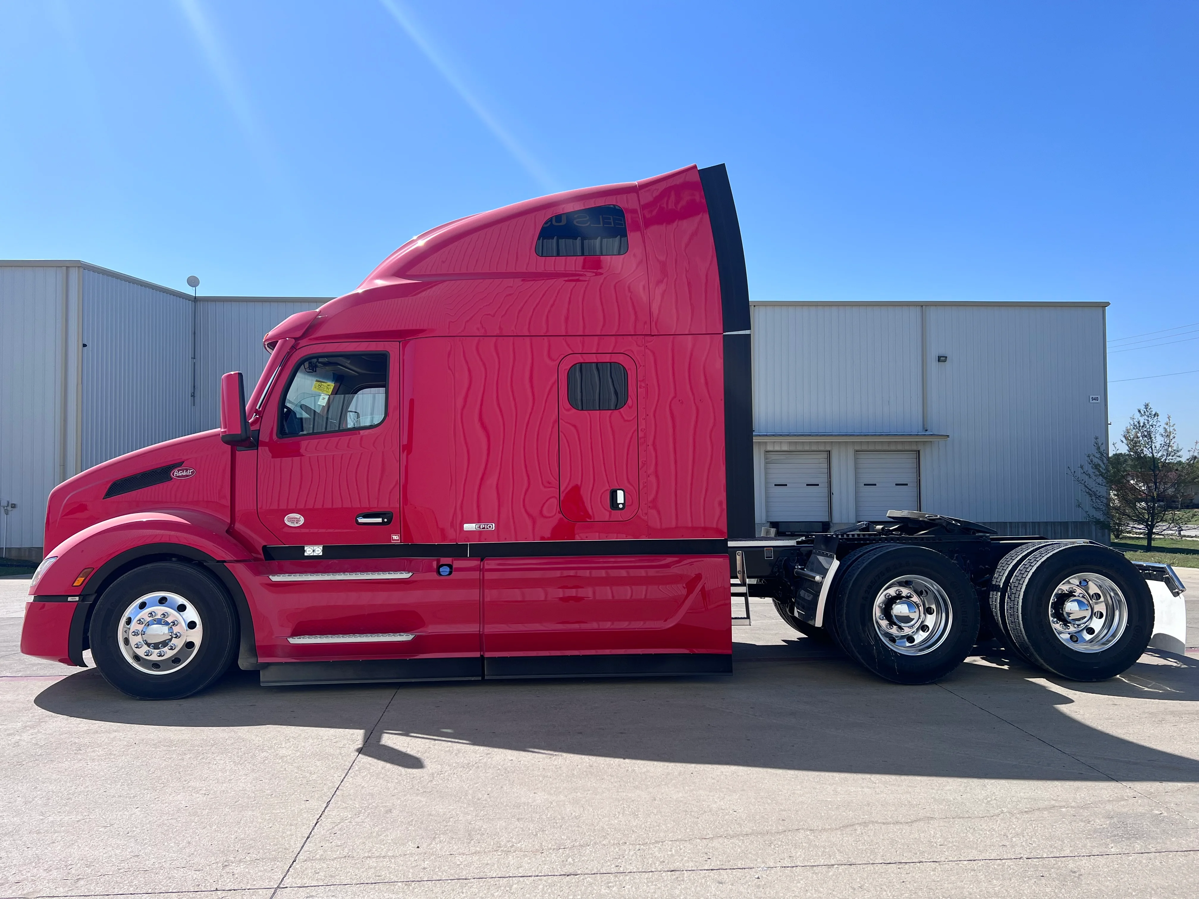 2027 Peterbilt 579 in Joplin, MO — photo 2