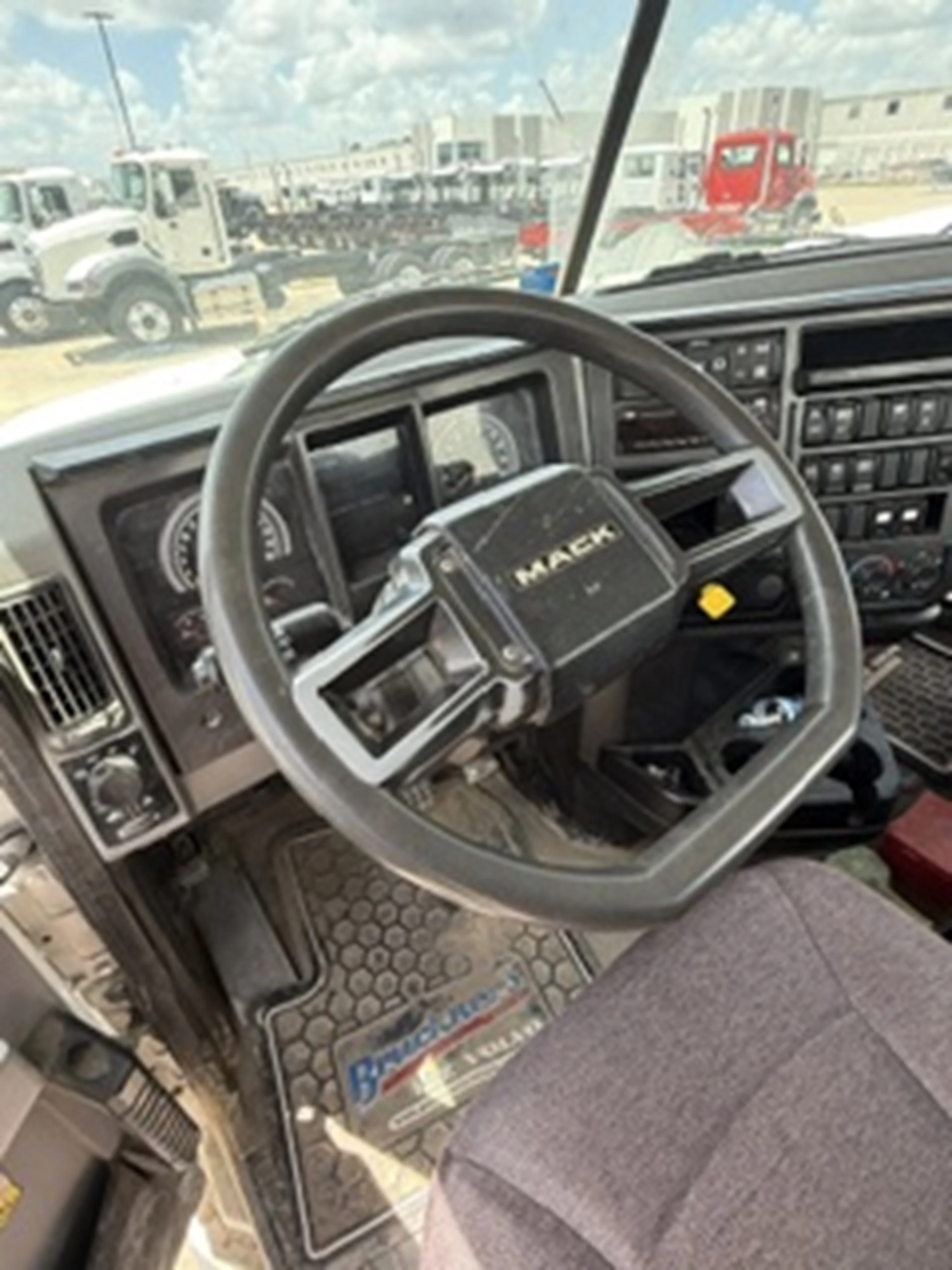 2018 Mack Granite in Houston, TX — photo 11