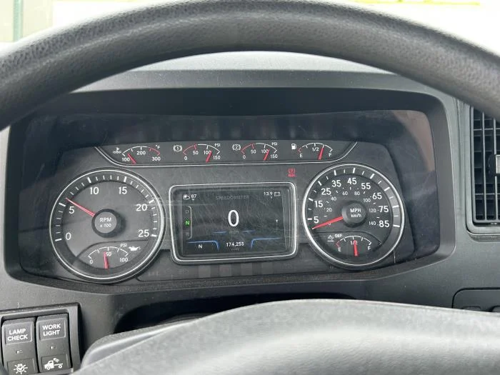 2023 International LT — photo 13