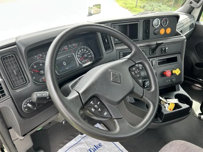 2023 International LT — photo 12