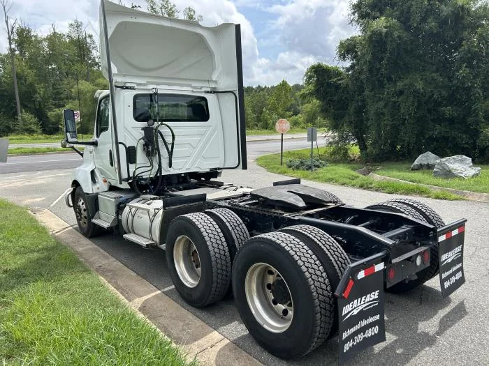 2023 International LT — photo 6
