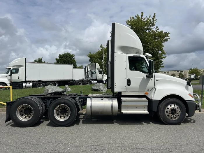 2023 International LT — photo 9