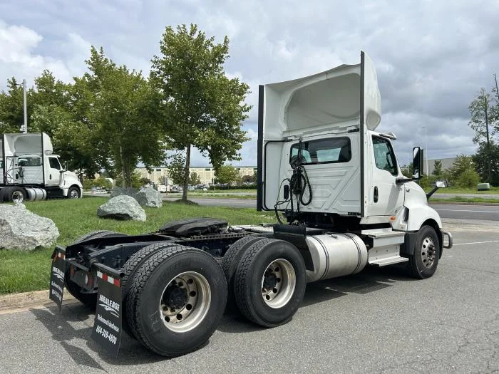 2023 International LT — photo 8