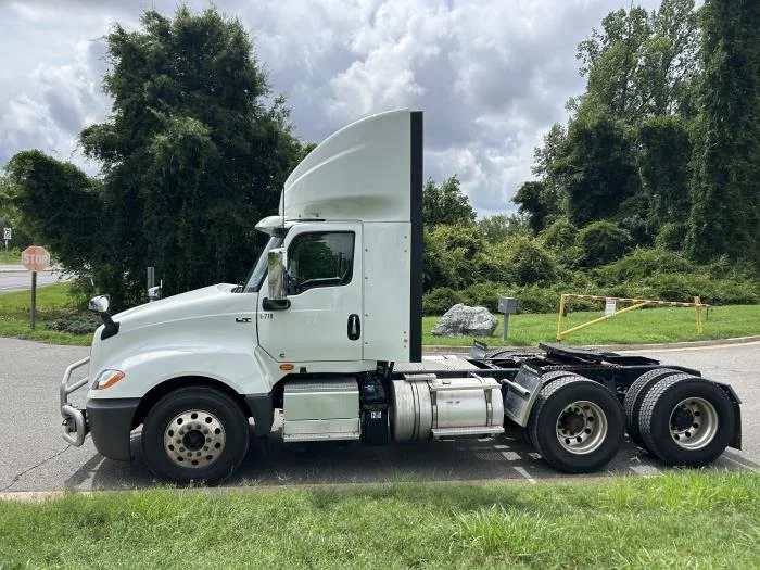 2023 International LT — photo 5
