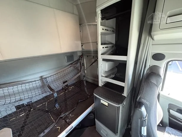 2021 Kenworth T680 - image 16