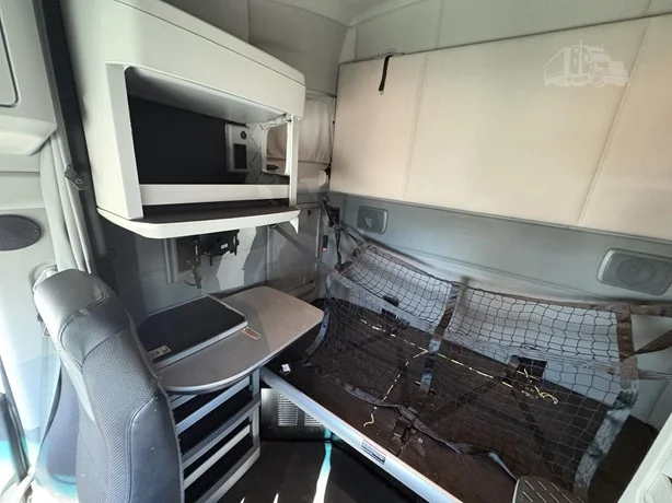 2021 Kenworth T680 - image 15