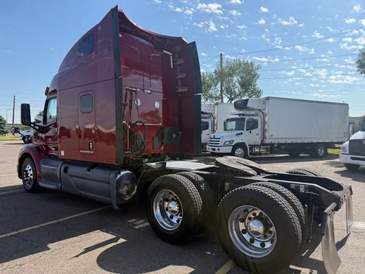 2021 Peterbilt 579 in Denver, CO — photo 12