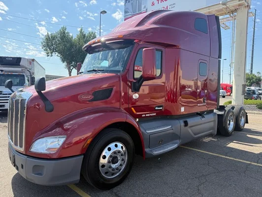 2021 Peterbilt 579 in Denver, CO — photo 3
