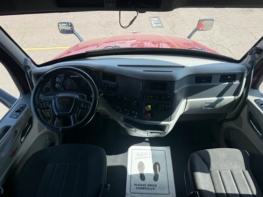 2021 Peterbilt 579 in Denver, CO — photo 22
