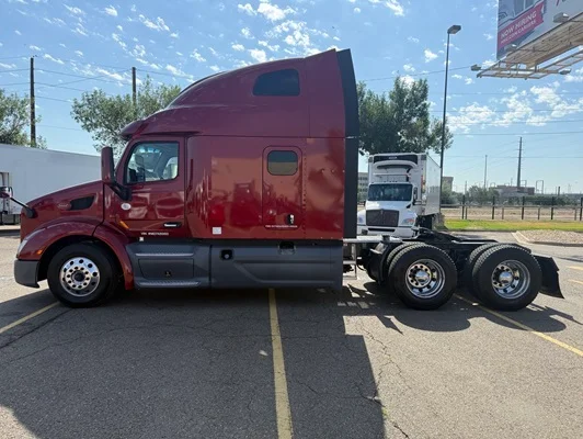 2021 Peterbilt 579 in Denver, CO — photo 13
