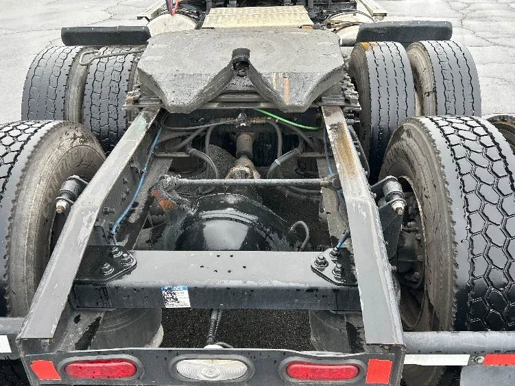 2020 Freightliner Cascadia - image 6