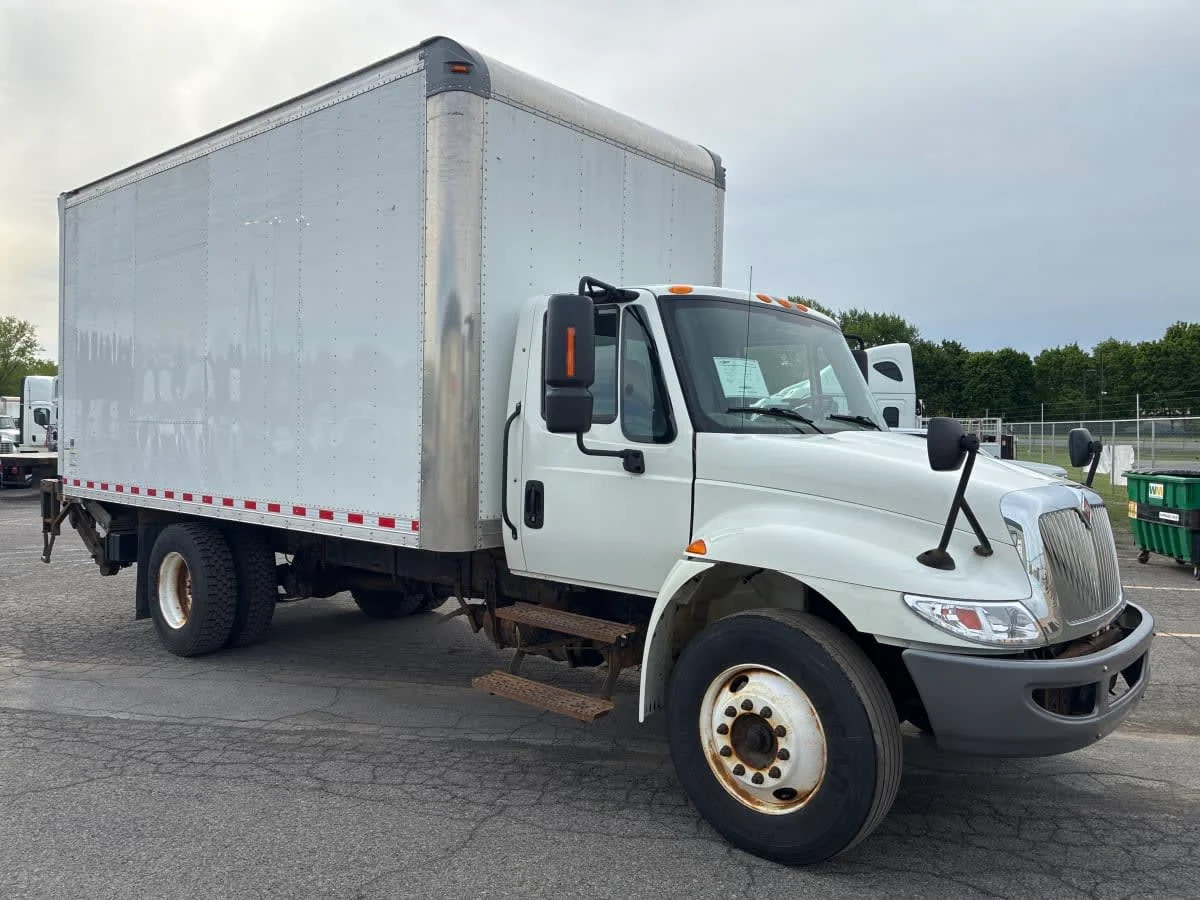 2018 International 4300 in Syracuse, NY — photo 3