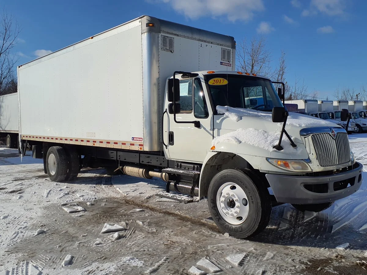 2017 International 4300 - image 3