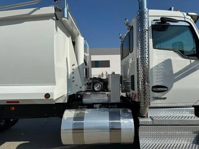 2023 Kenworth T880 in Fontana, CA — photo 9
