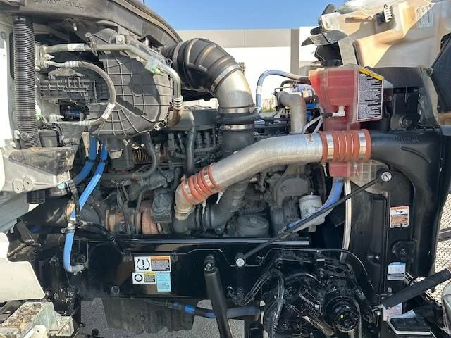 2023 Kenworth T880 in Fontana, CA — photo 11