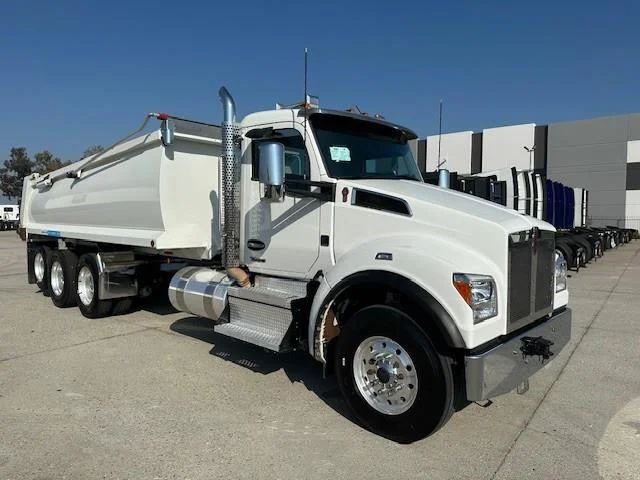 2023 Kenworth T880 in Fontana, CA — photo 10