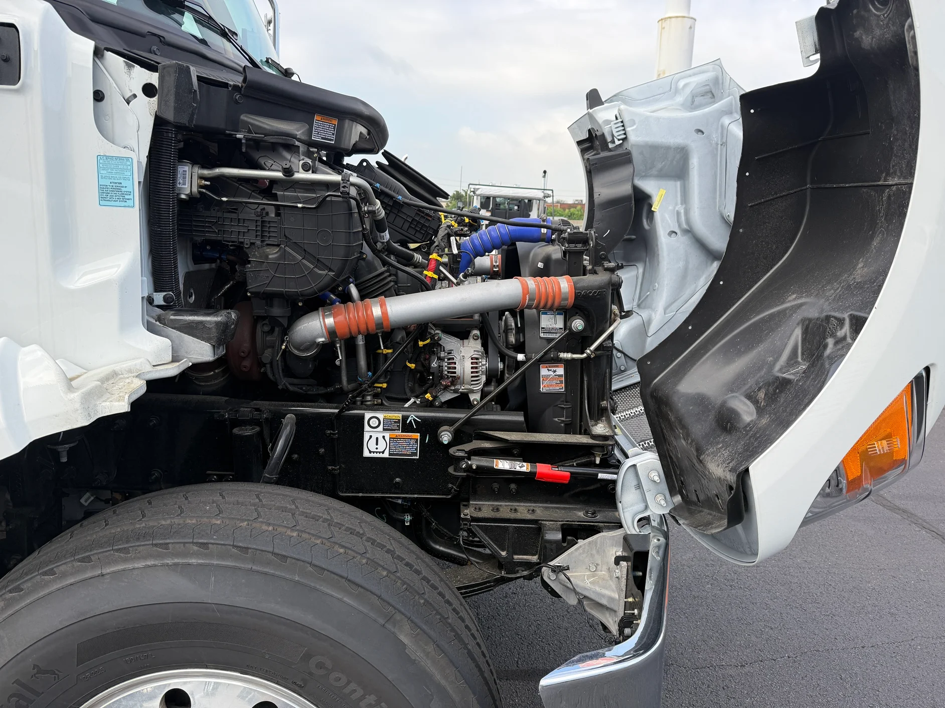 2025 Peterbilt 548 in Cincinnati, OH — photo 10