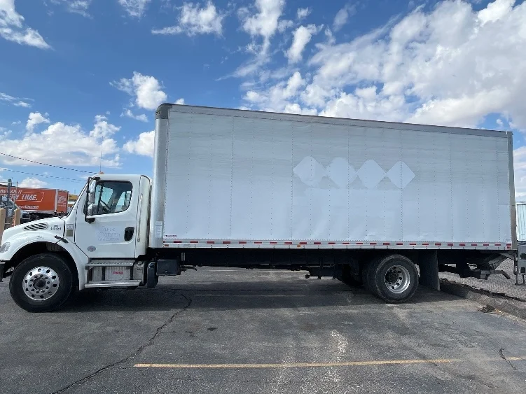2022 Freightliner eM2 in Albuquerque, NM — photo 4