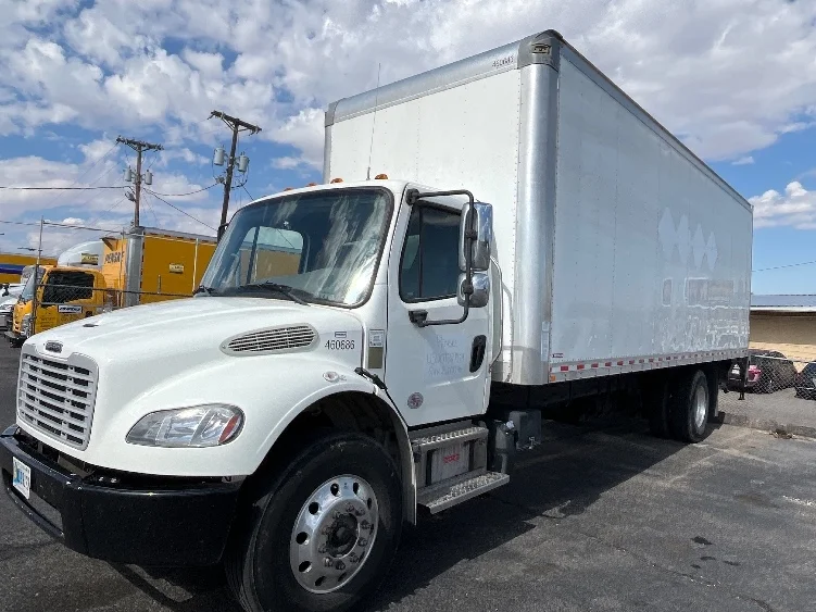 2022 Freightliner eM2 in Albuquerque, NM — photo 3