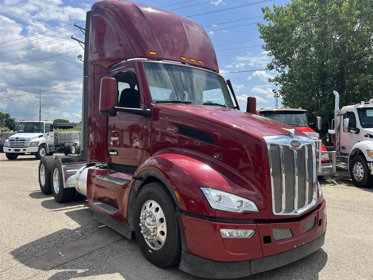 2022 Peterbilt 579 in Rochester, MN — photo 2