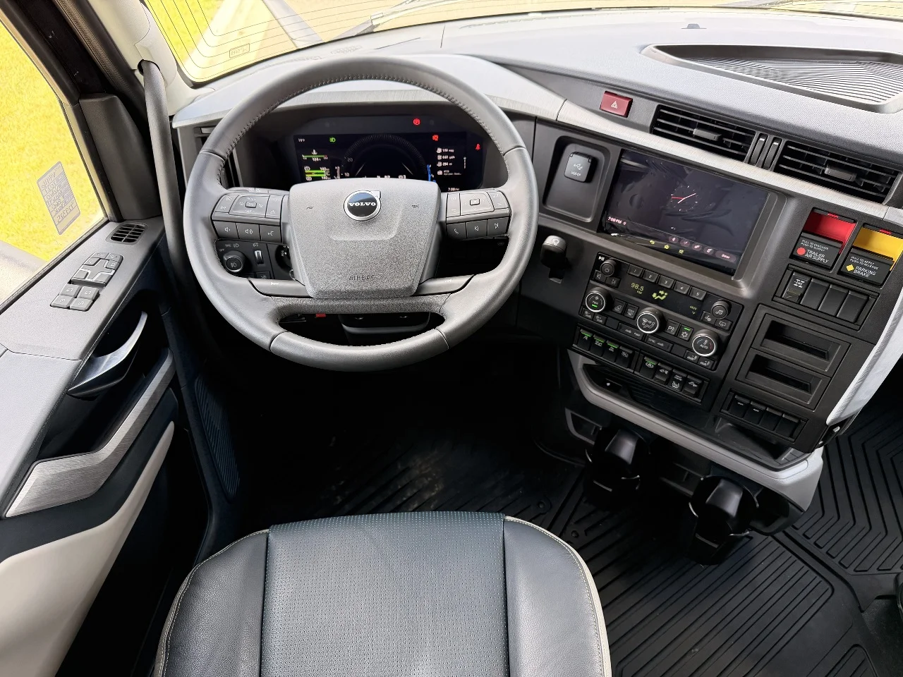 2027 Volvo in Elk River, MN — photo 8