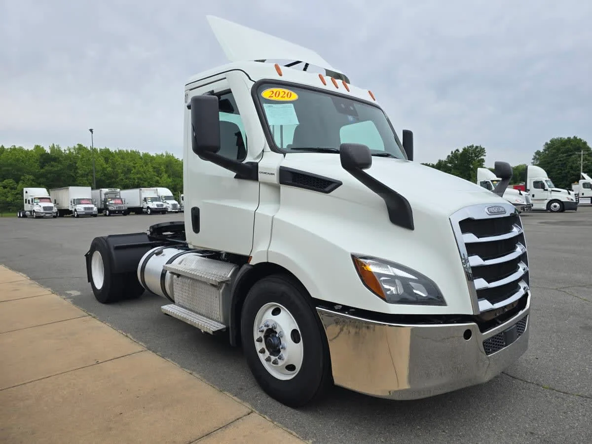 2020 Freightliner Cascadia in North Little Rock, AR — photo 3